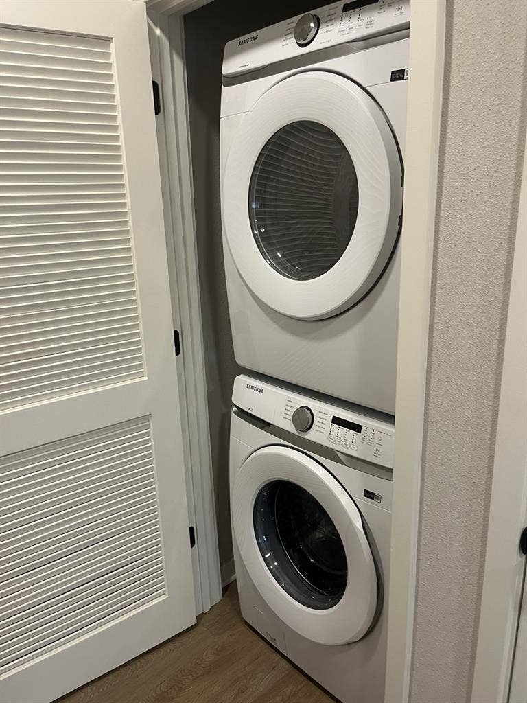 Looking for a professional roommate