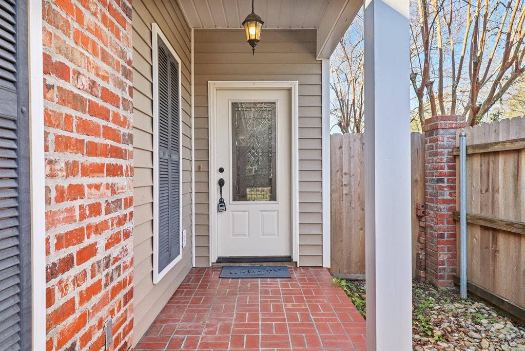 Two guest rooms for rent