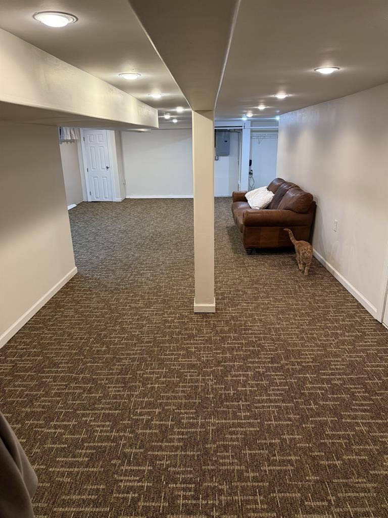 Room Available Looking for Roommate