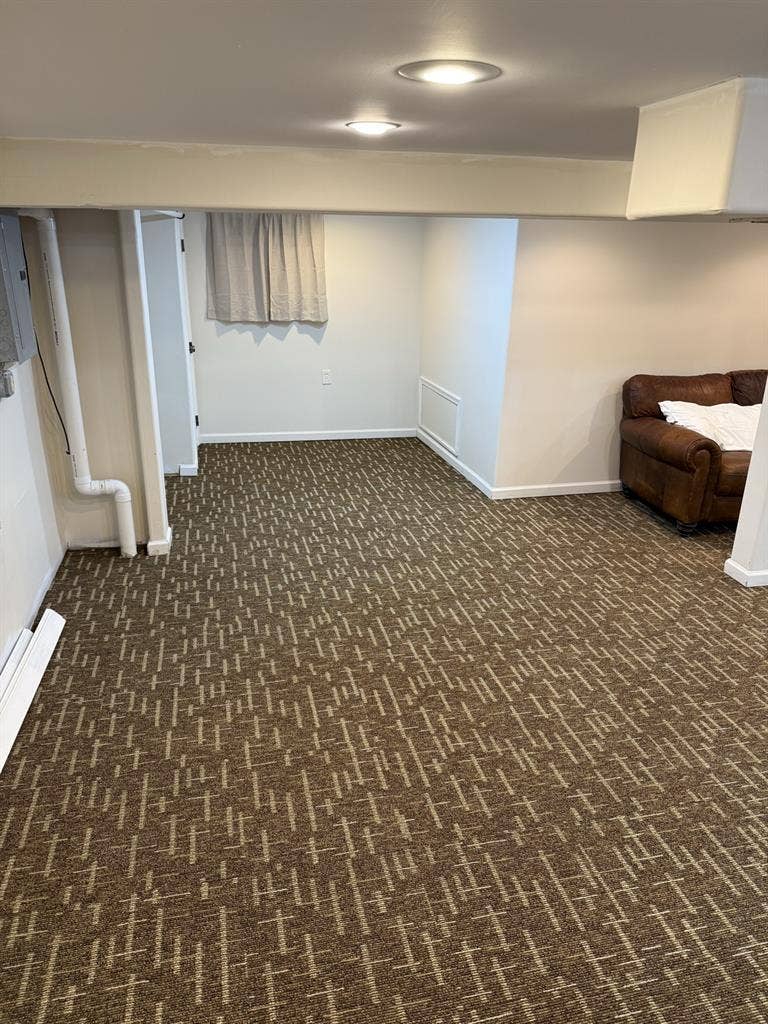 Room Available Looking for Roommate
