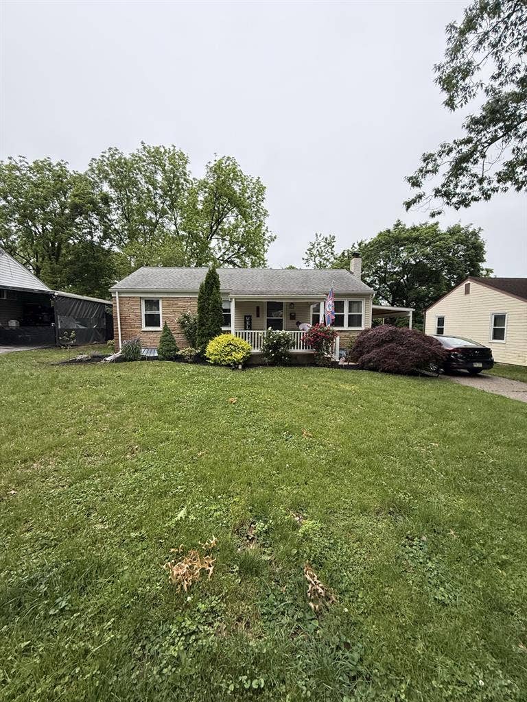 Room Available Looking for Roommate