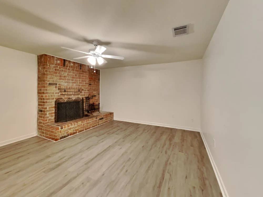 ROOMMATES WANTED