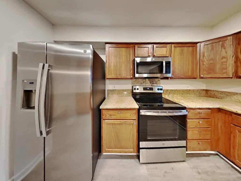 ROOMMATES WANTED