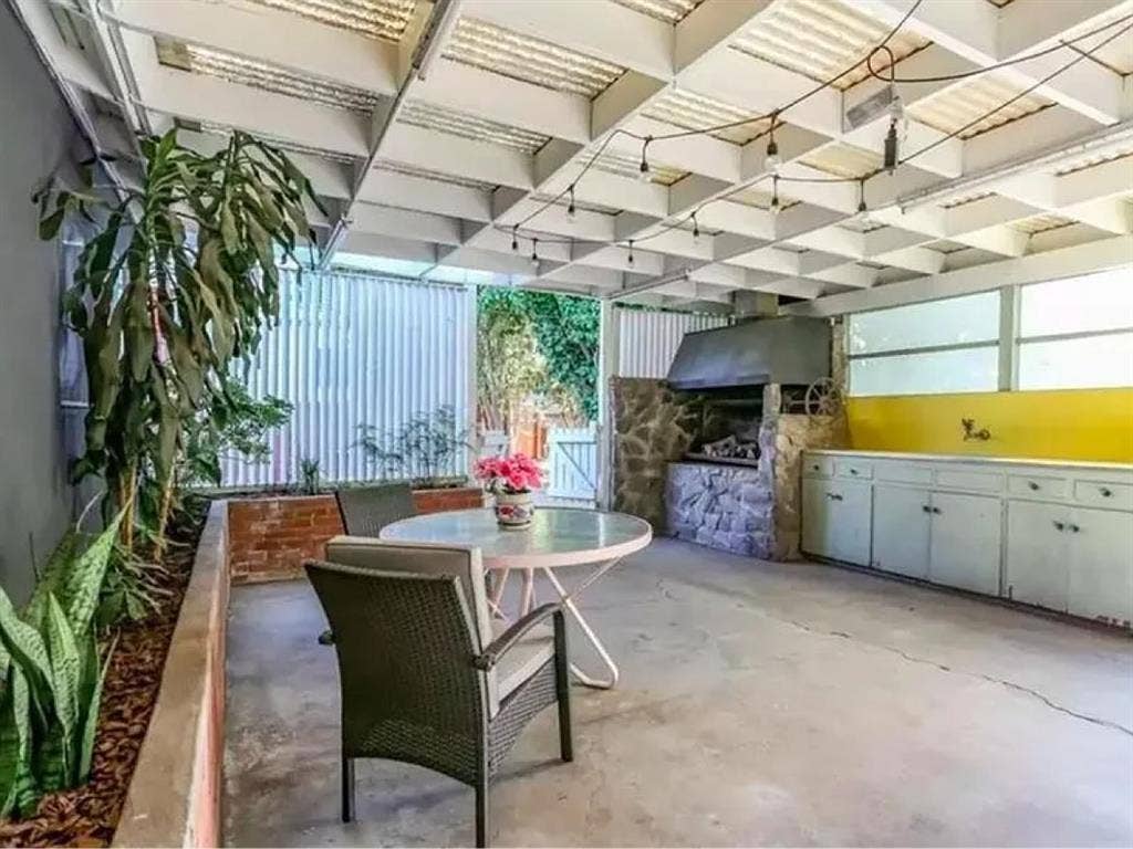 Private room for rent