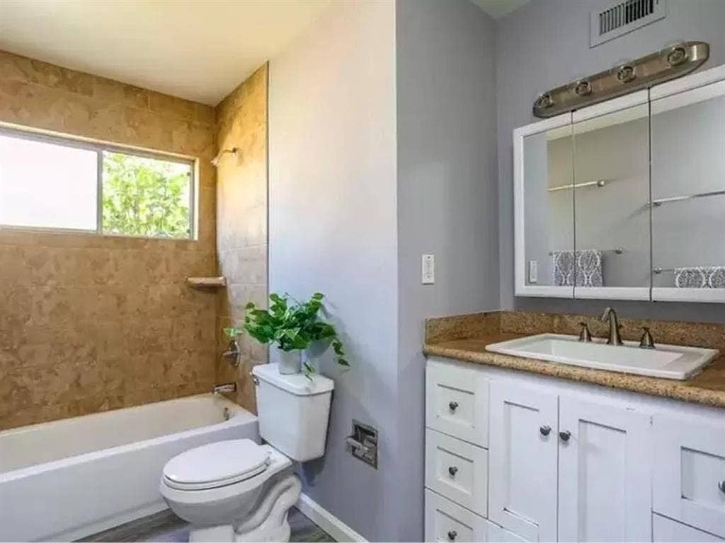Private room for rent