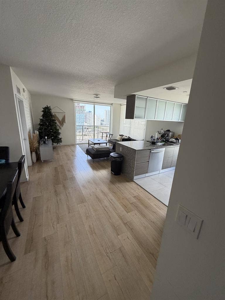 Room available for rent August 1st