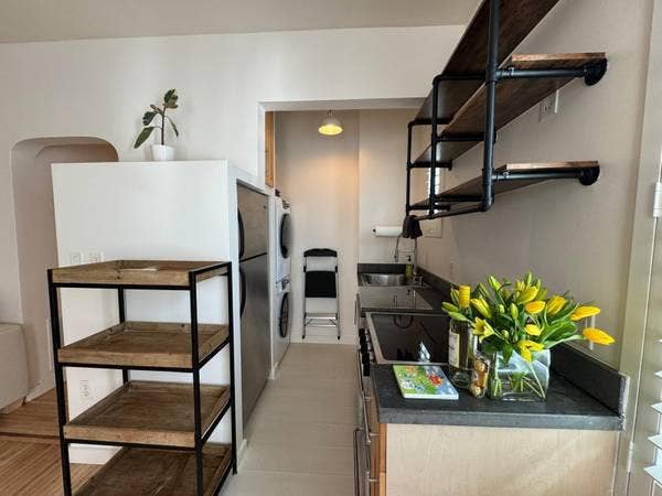 Furnished Bedroom near UCLA