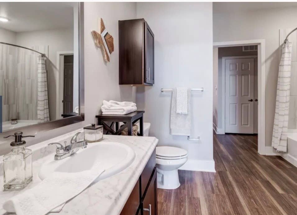 2bhk apartment - frisco August 1st