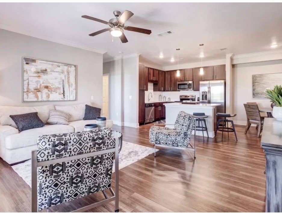 2bhk apartment - frisco August 1st