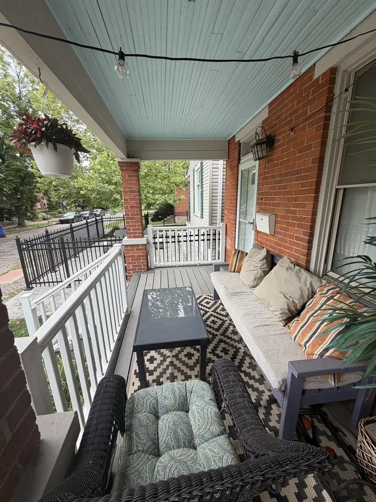 Looking for roommate