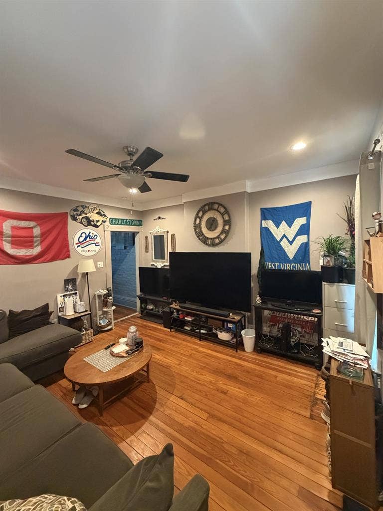Looking for roommate