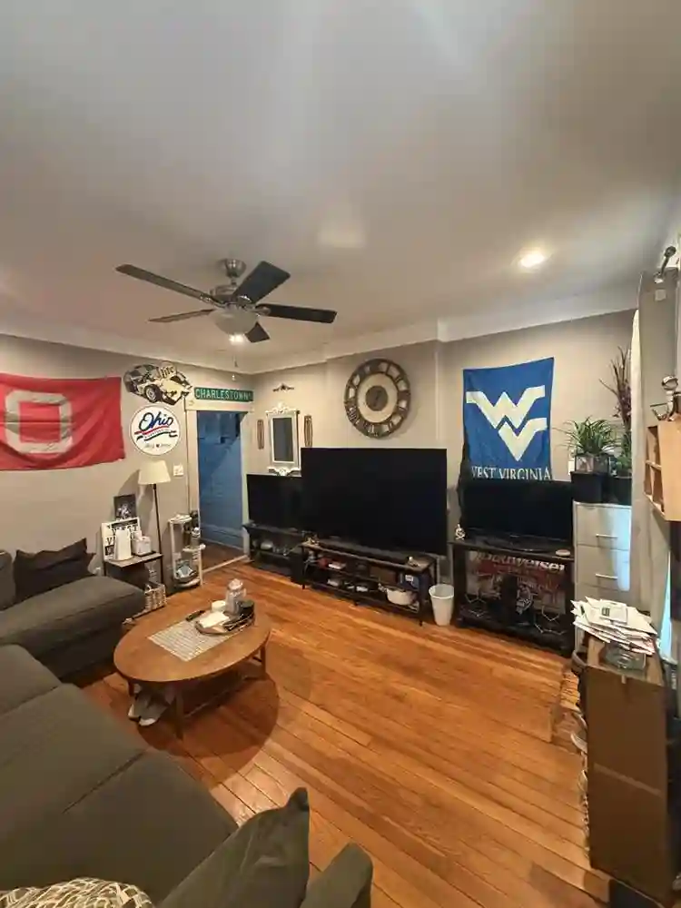 Looking for roommate
