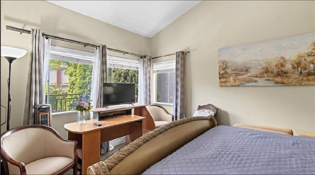 Furnished 1bd resort view balcony