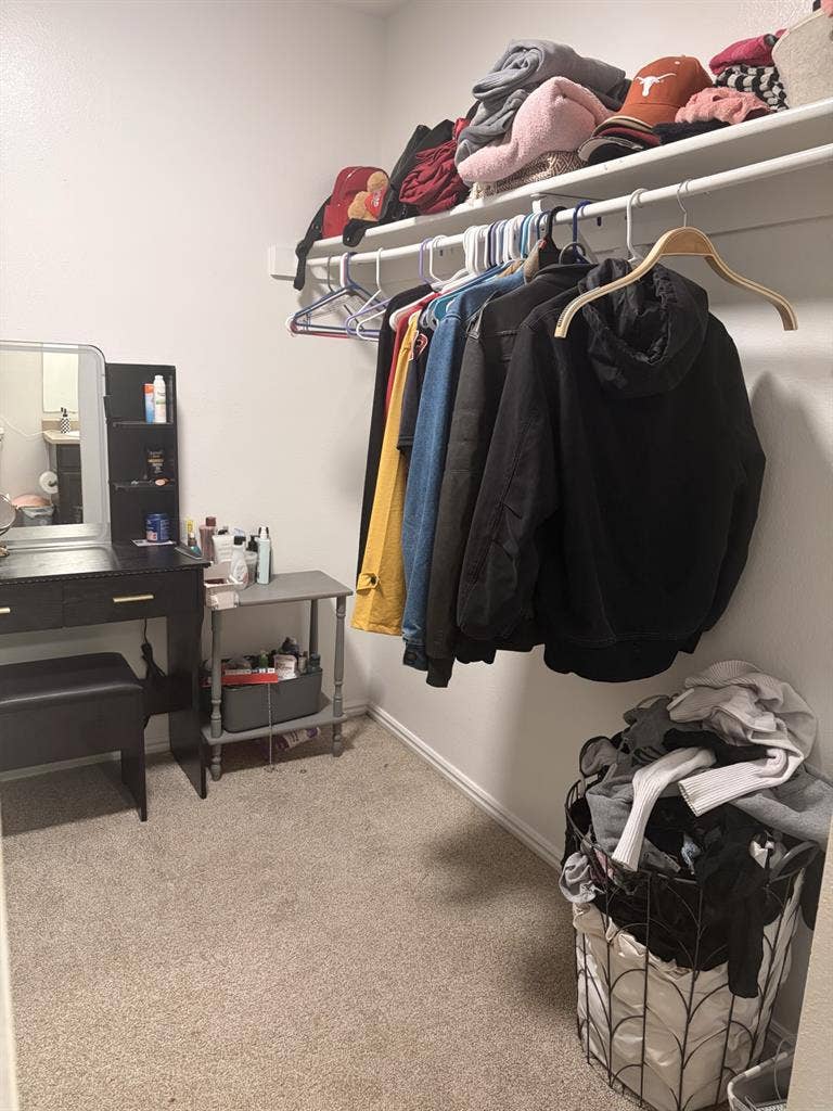 Need roommate asap message me
