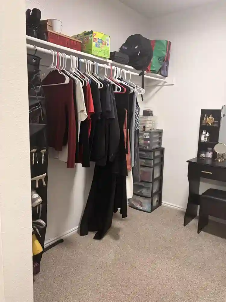 Need roommate asap message me