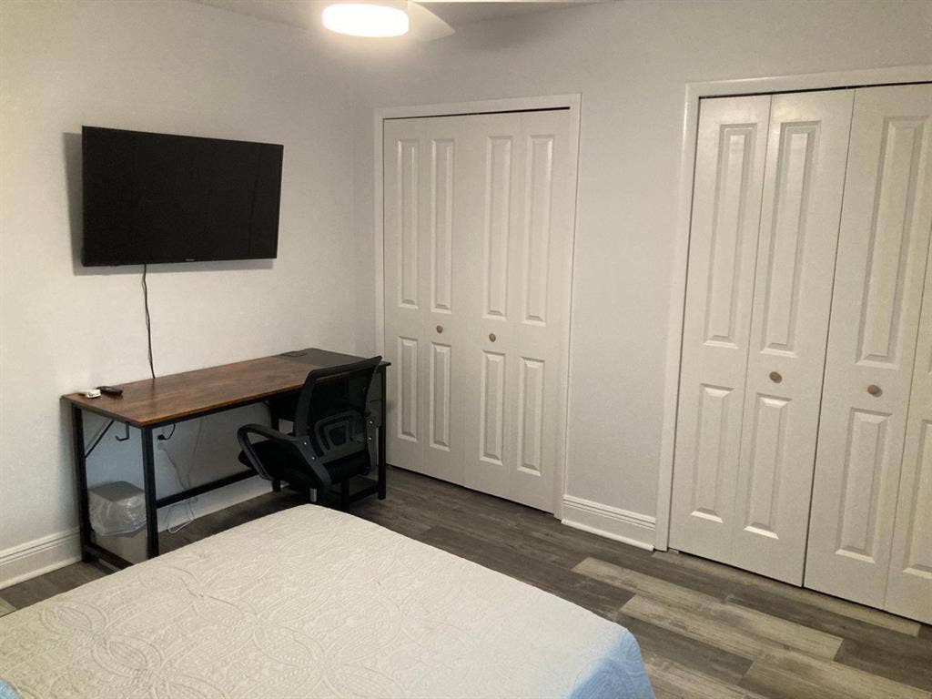 ROOM FOR RENT IN FERN PARK, $1,000