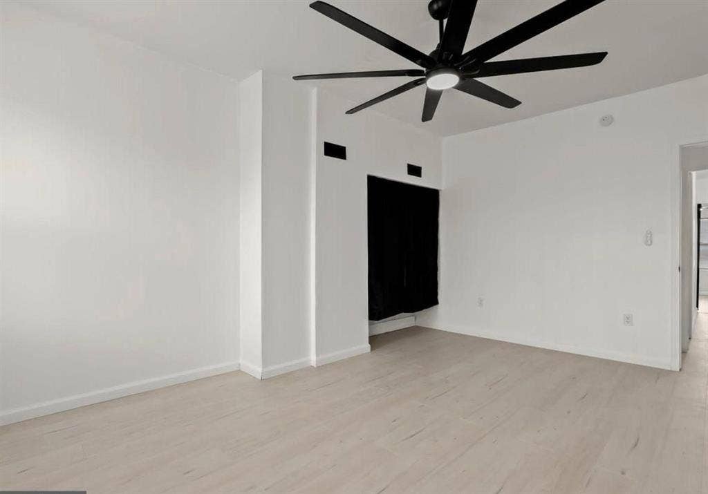 TOWNHOUSE 12 MIN JOHNS HOPKINS UNIV