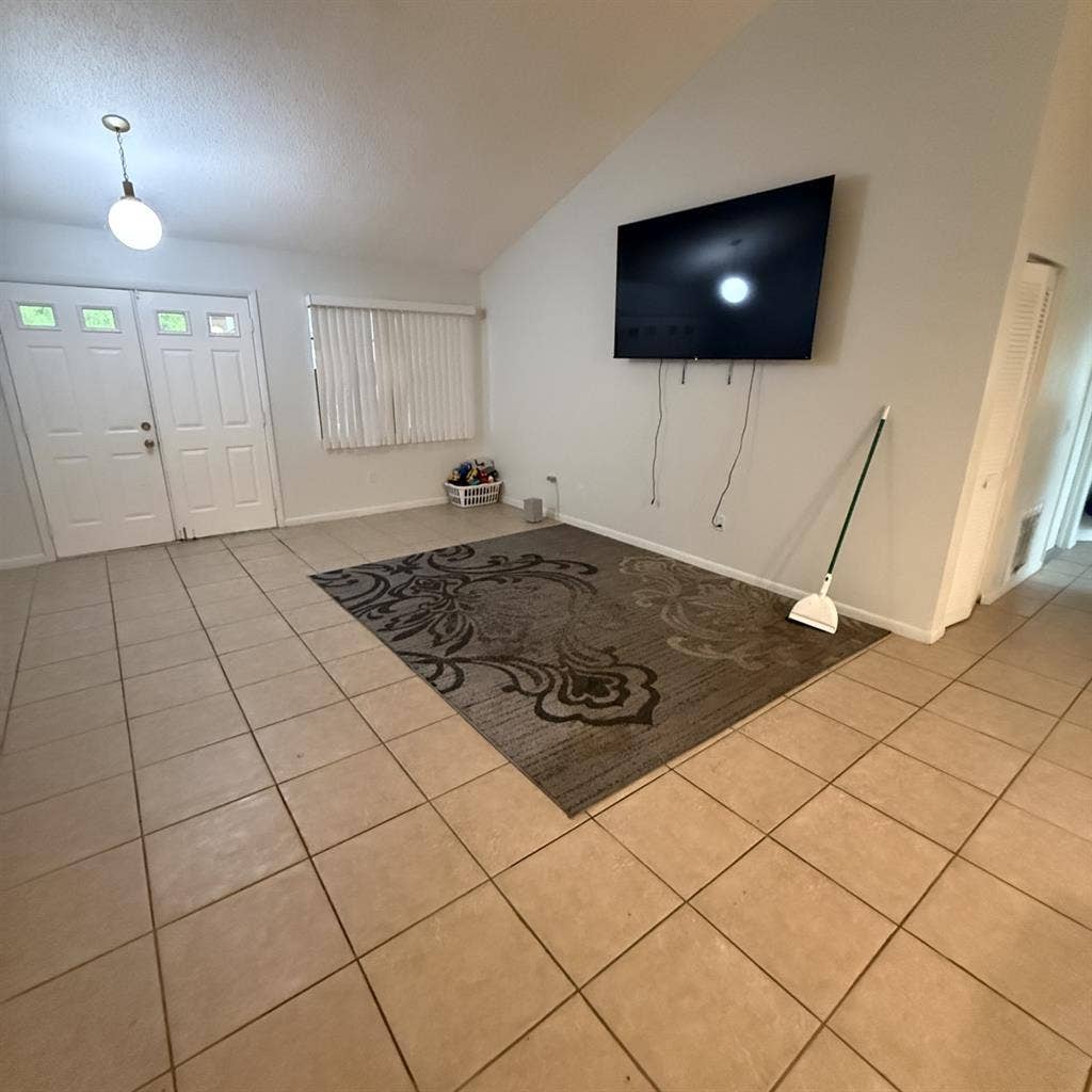 Furnished Room – Utilities Included