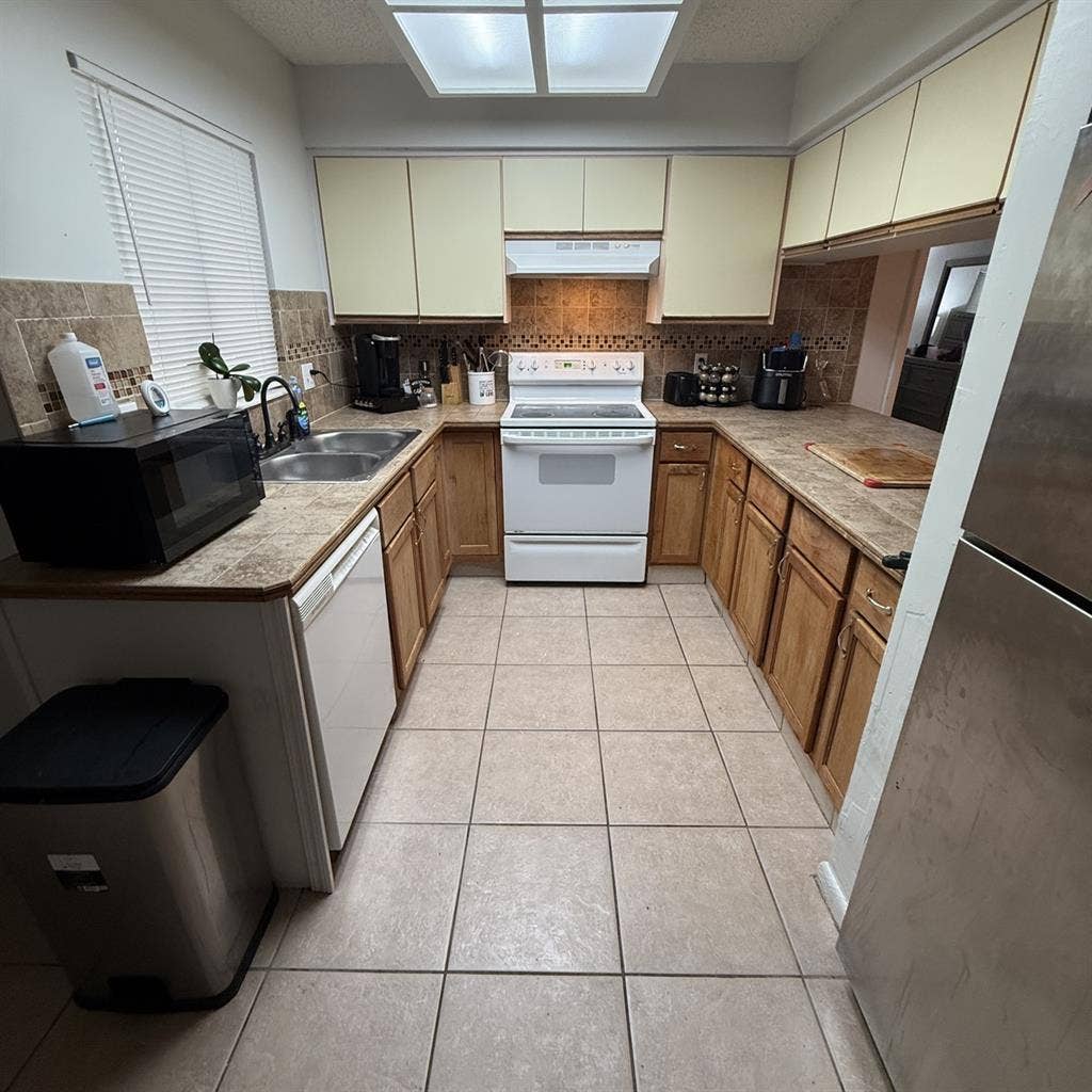 Furnished Room – Utilities Included