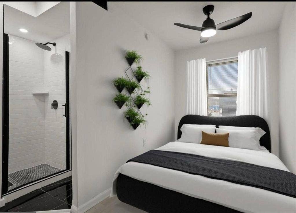 Townhouse Room