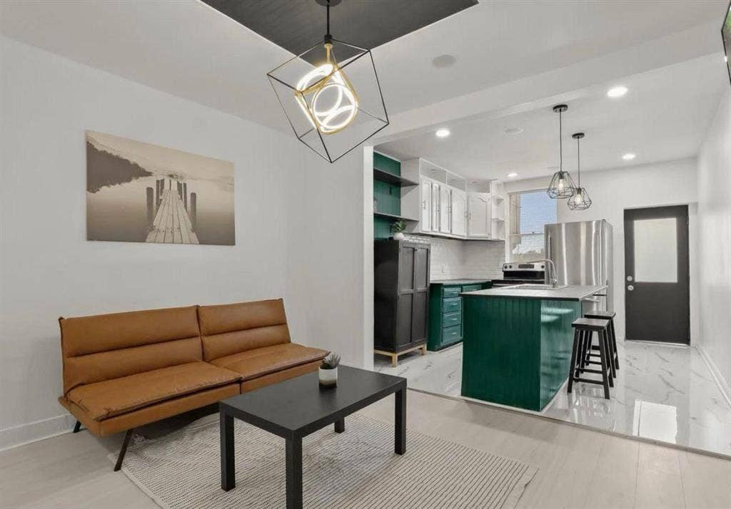 Townhouse Room