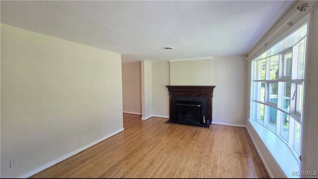 Looking for 1-2 roommates