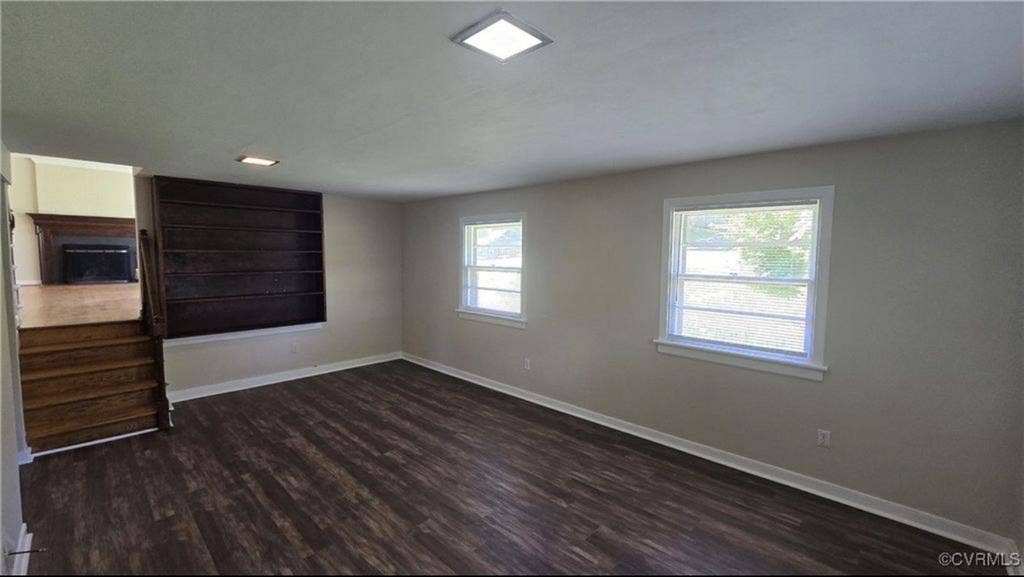 Looking for 1-2 roommates