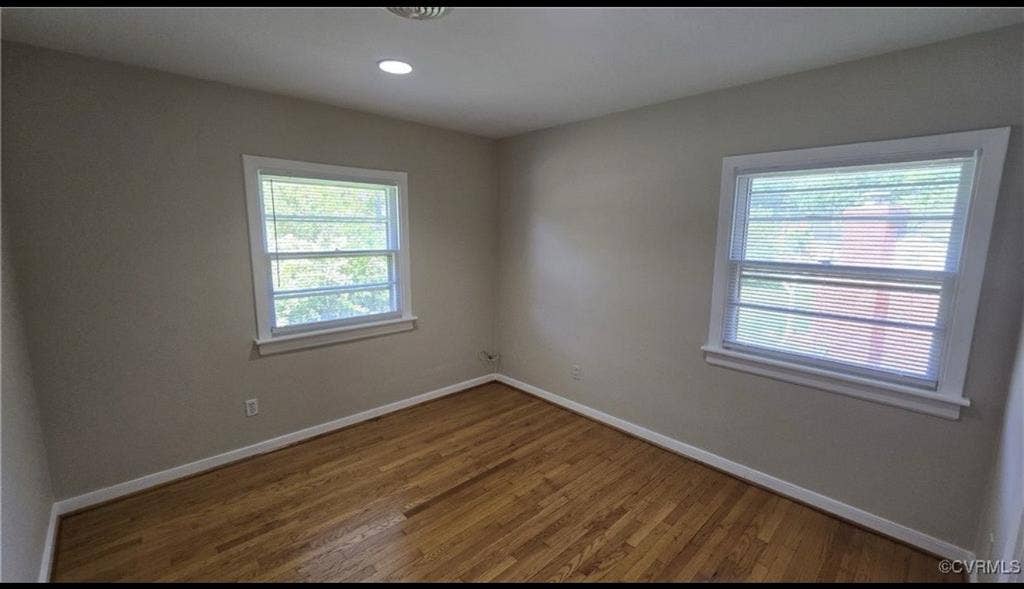 Looking for 1-2 roommates