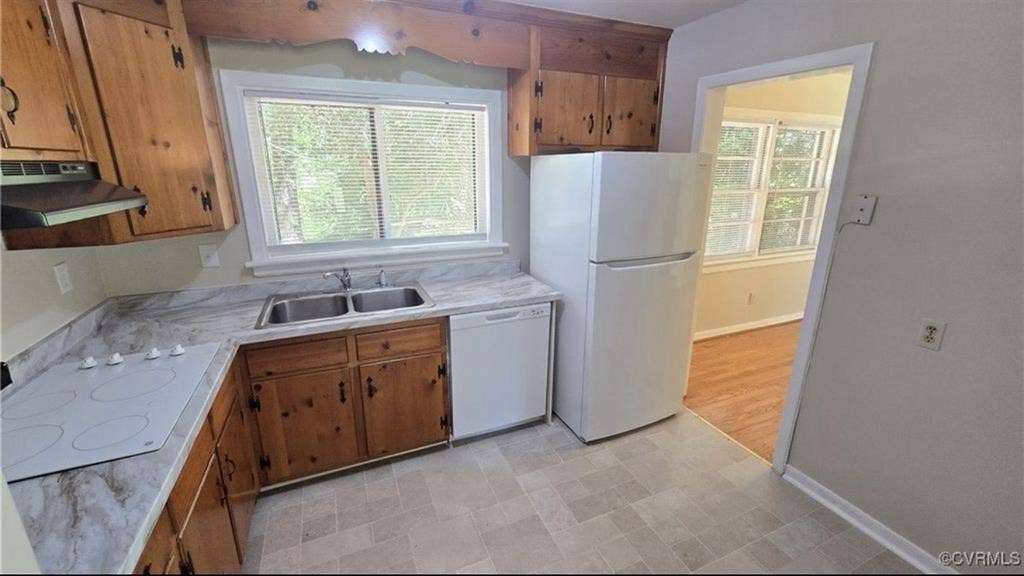 Looking for 1-2 roommates
