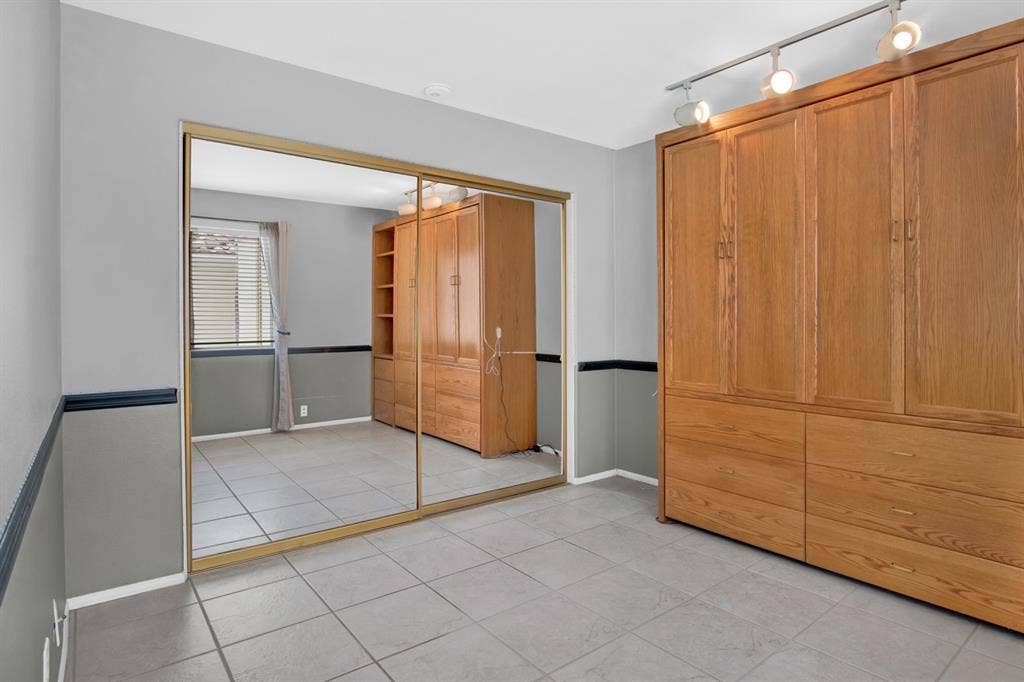 Private bed, shared bath for $1280