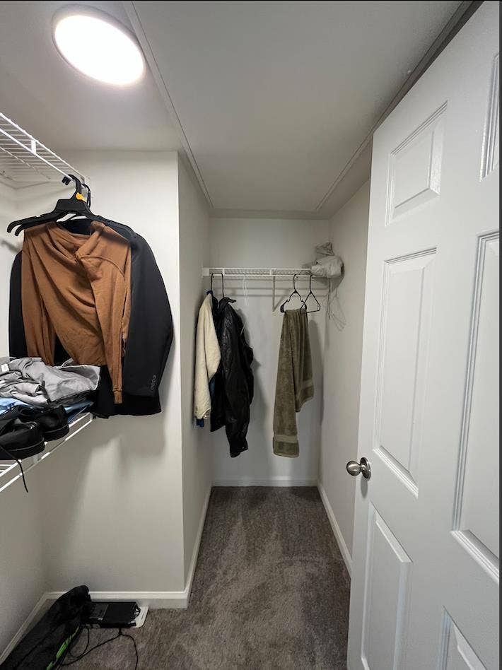 Room In Lakemoor