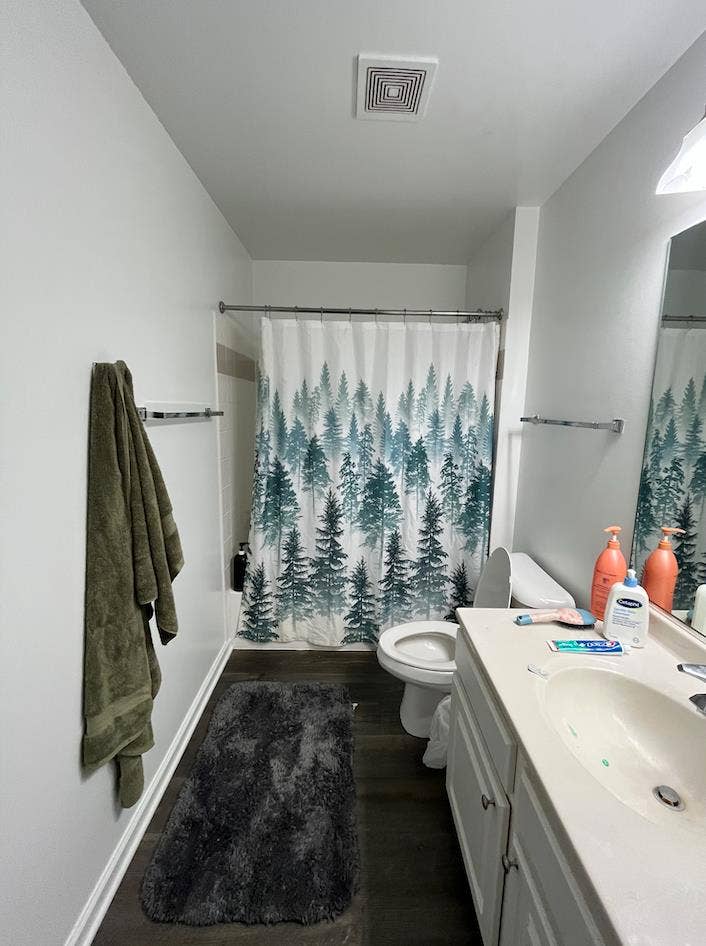 Room In Lakemoor