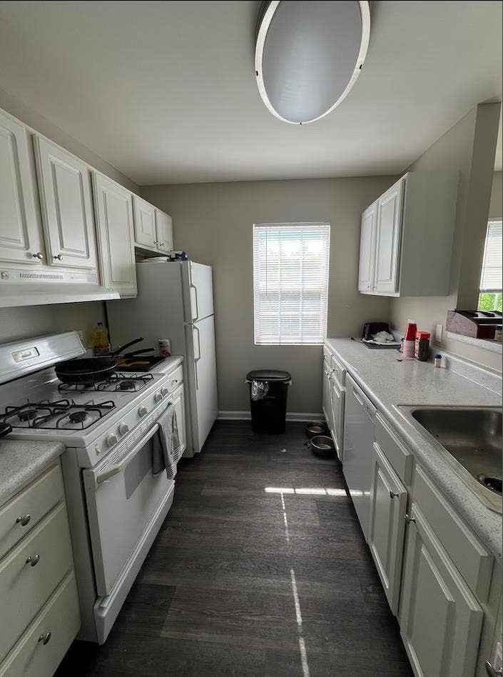Room In Lakemoor