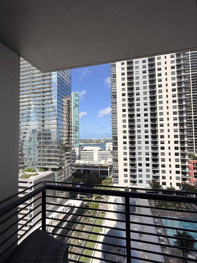 Luxury condo Miami world Center