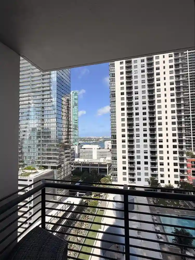 Luxury condo Miami world Center