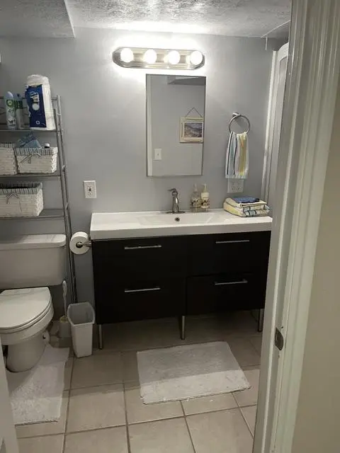 Nice basement bedroom & bathroom