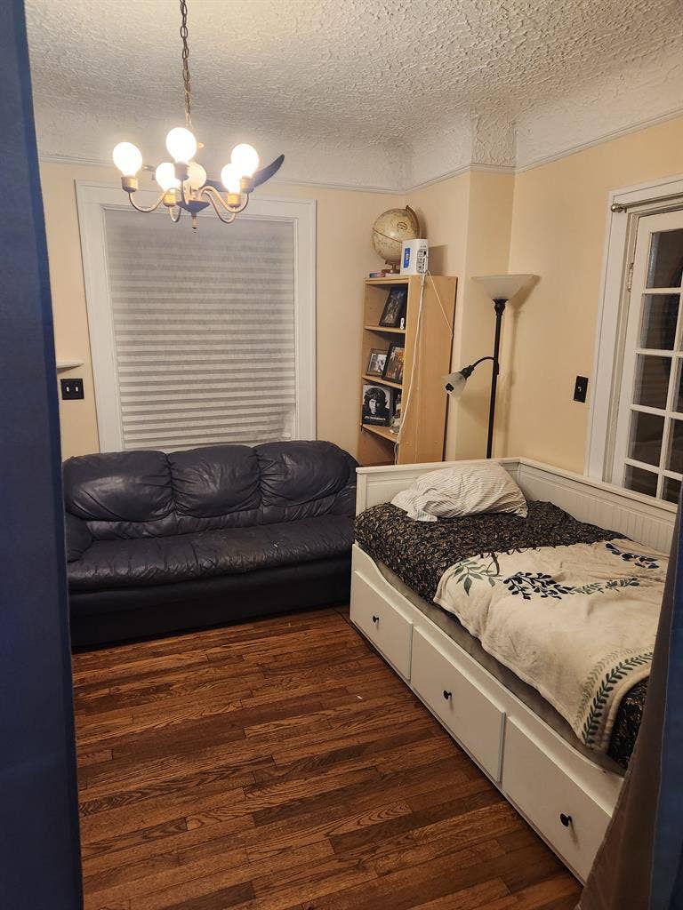 Two private rooms available