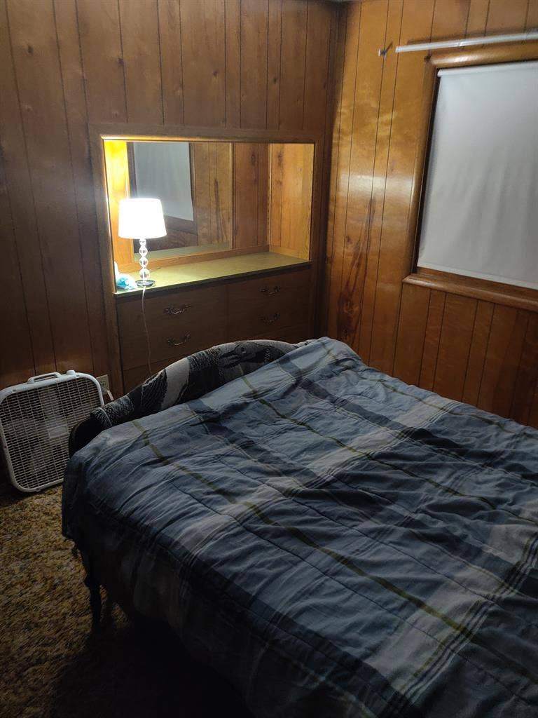 Room in house- quiet neighborhood