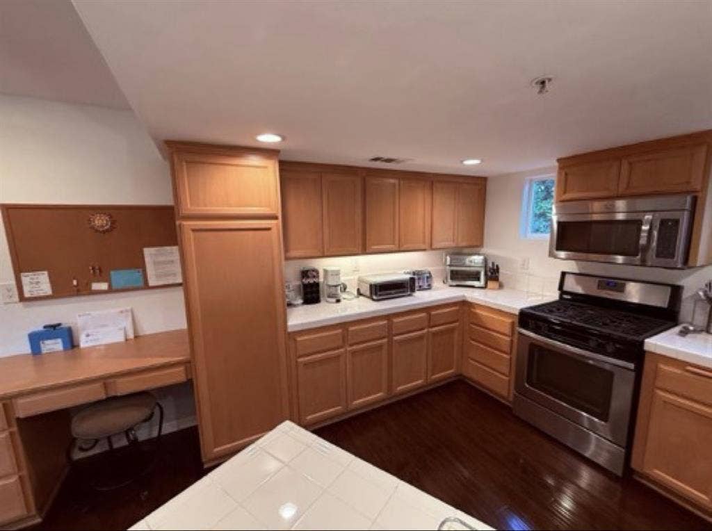August 1 to December 31 sublease