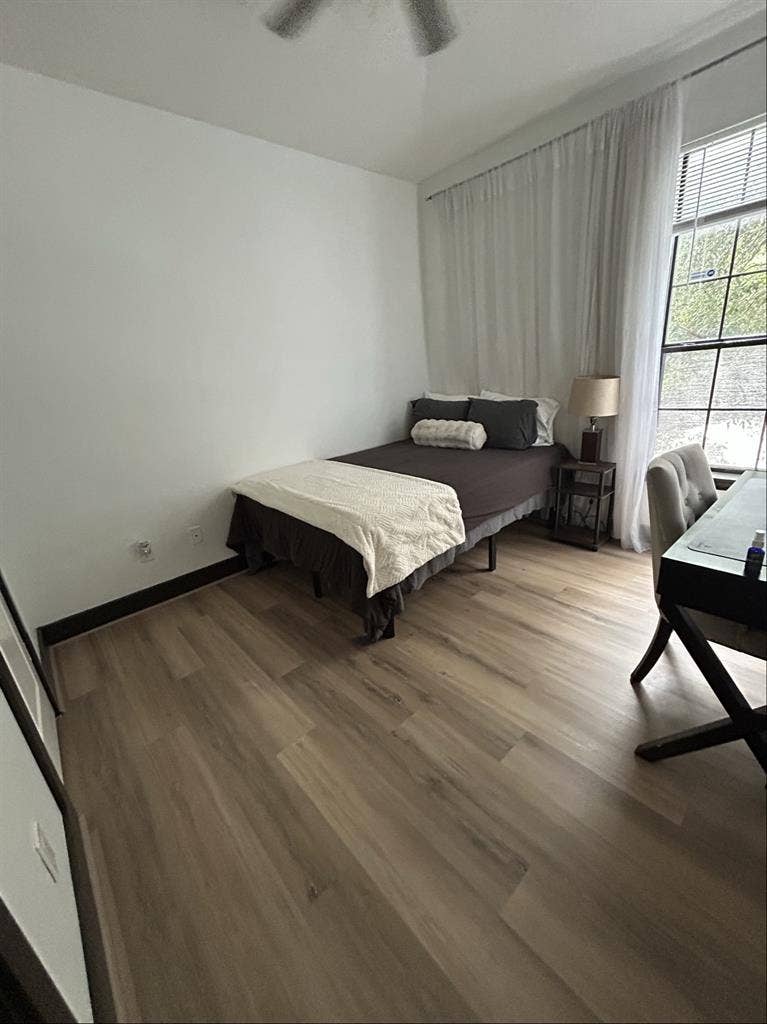 Furnished room in EaDo