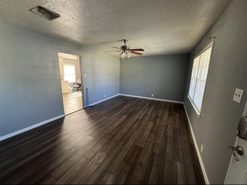 3 bed 1.5 bath in Lubbock!!