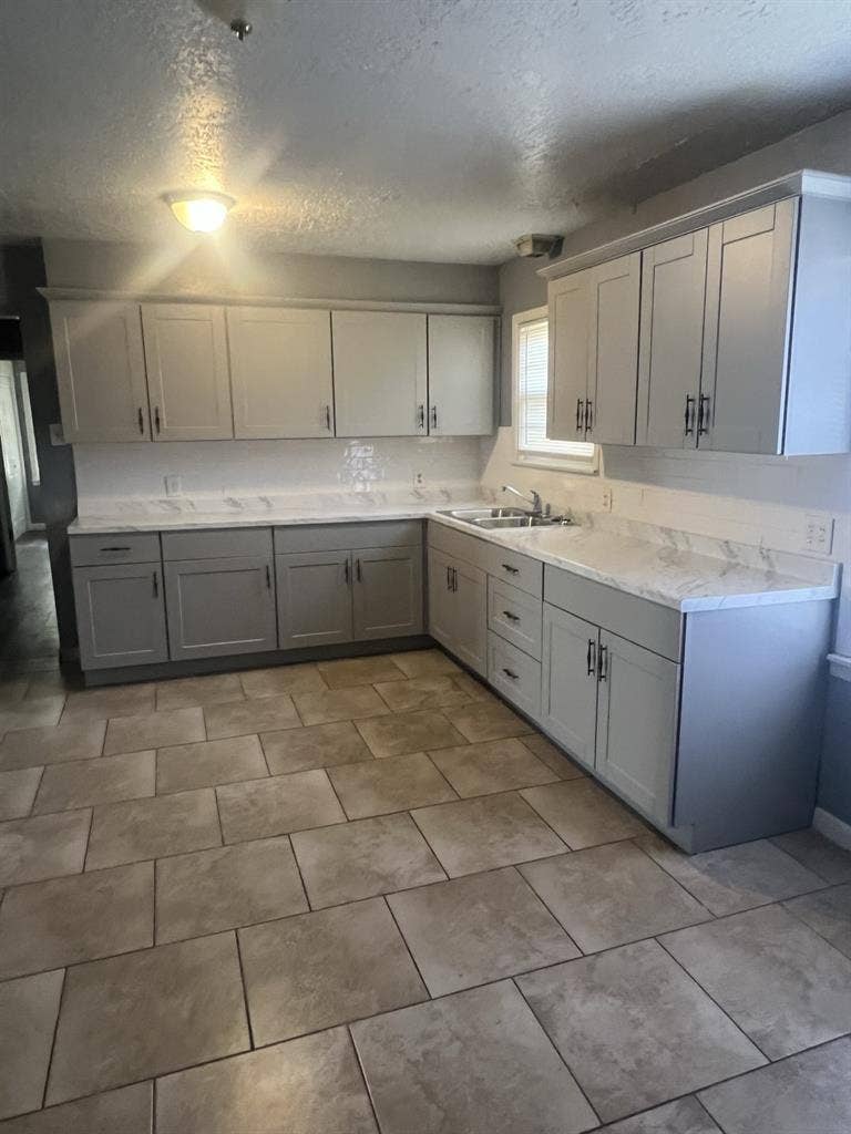 3 bed 1.5 bath in Lubbock!!