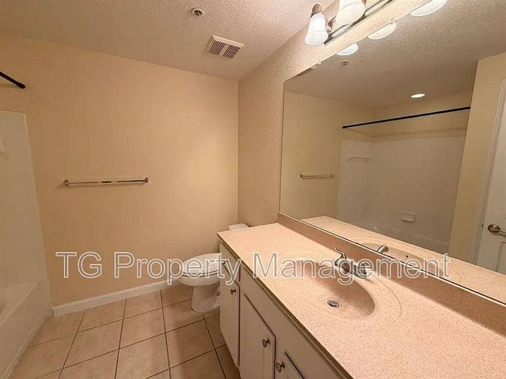 Private room /private bath /