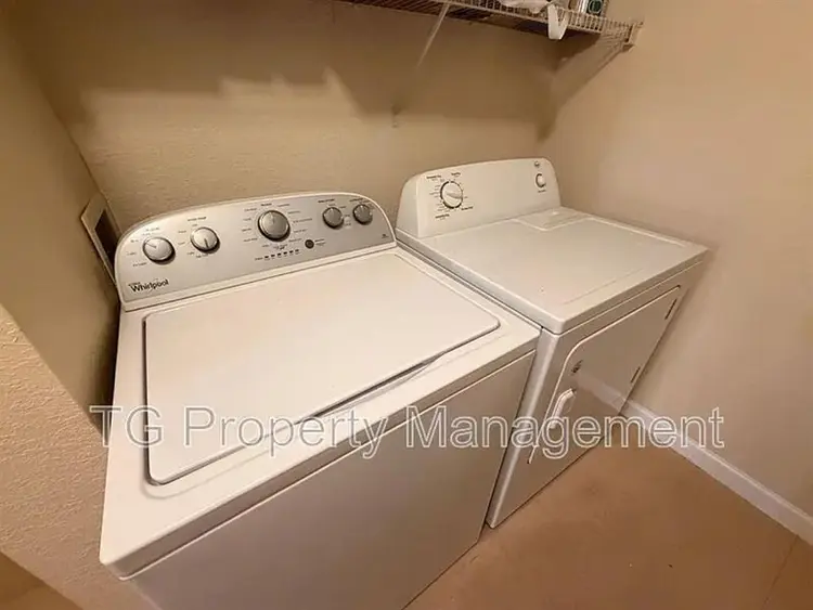 Private room /private bath /
