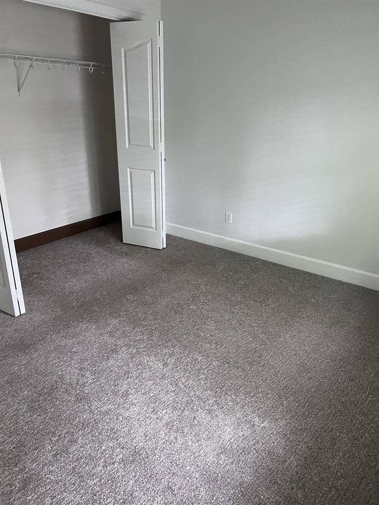 Looking for a roommate!