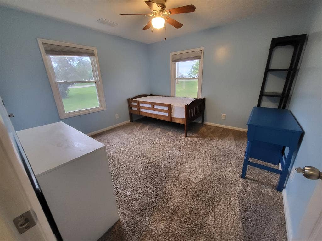 Private room for rent 400 a month