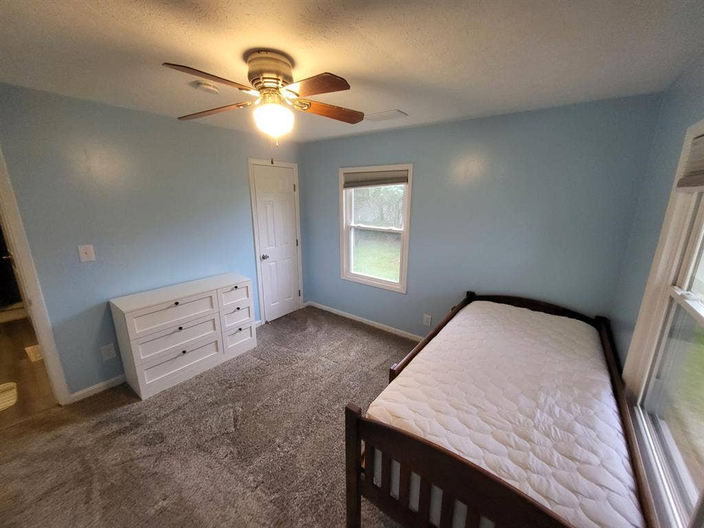 Private room for rent 400 a month