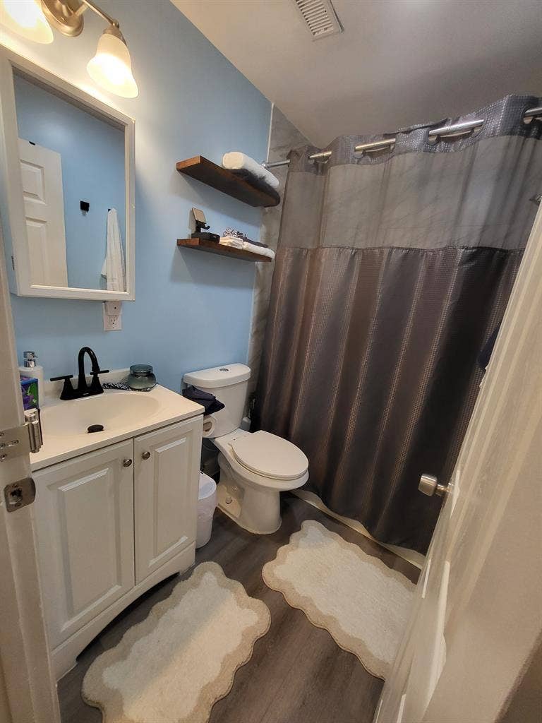 Private room for rent 400 a month