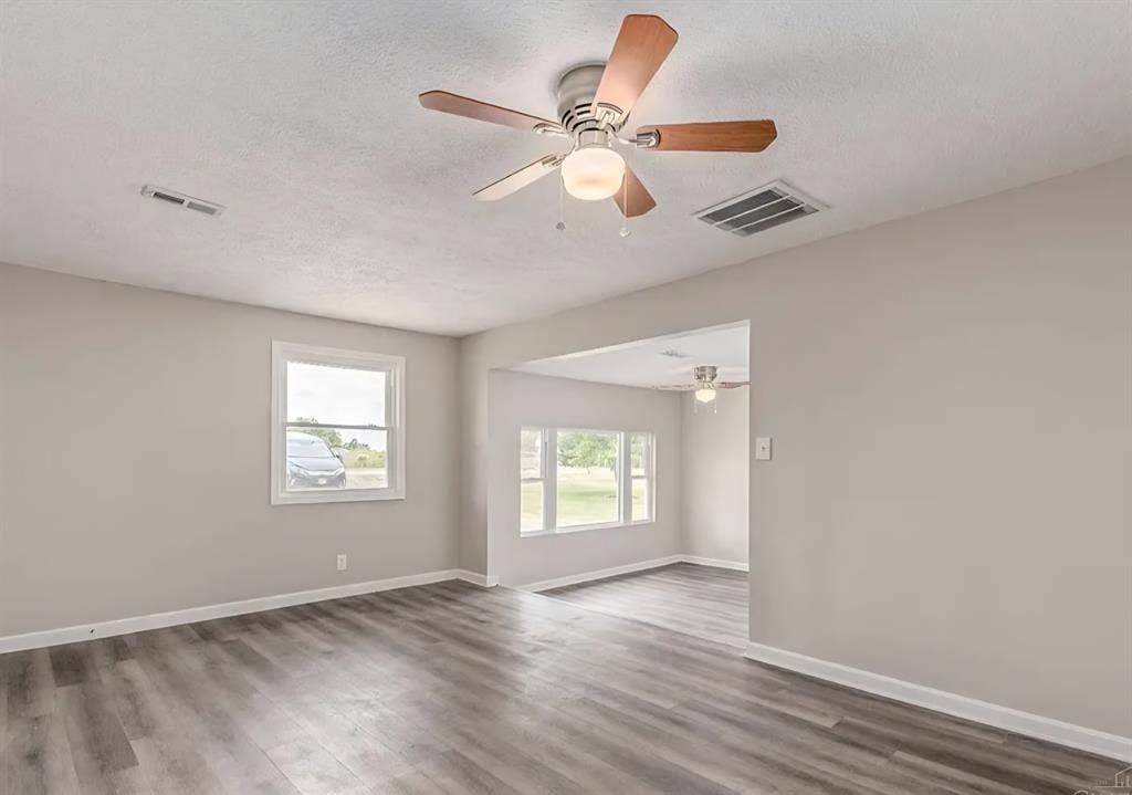 3 Private rooms for rent