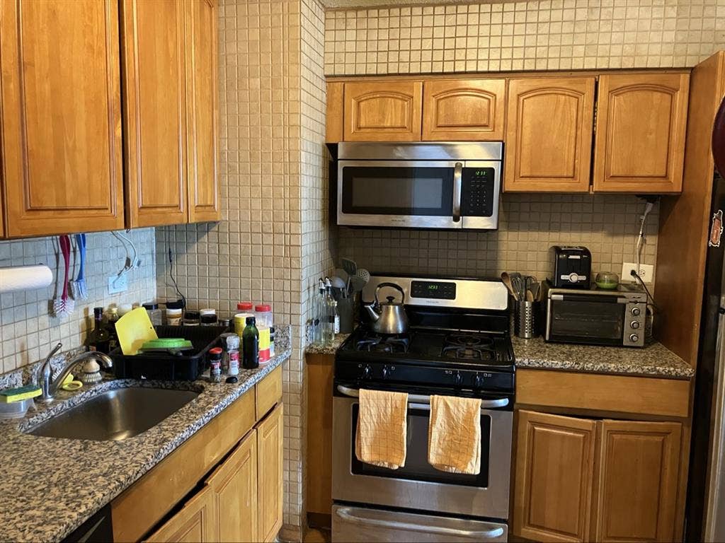 Seeking roommate for 3rd bedroom
